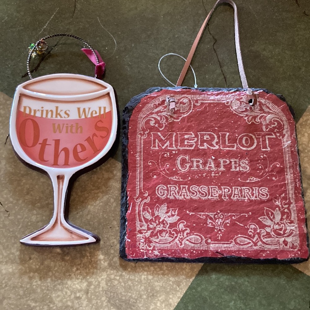 Pair of Wine Wall Decor
